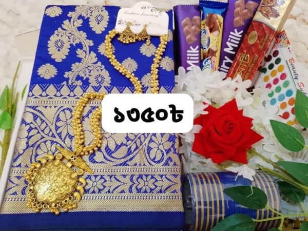 শাড়ি গিফট কম্ব ( নং 5 )